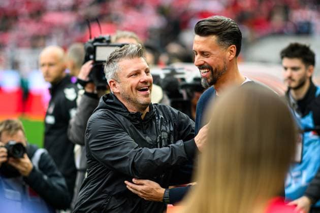 COLOGNE, GERMANY - 18 OCTOBER, 2025: Lukas Kwasniok, Sandro Wagner - The football match of Bundesliga 1. FC Koeln vs FC Augsburg at Rhein Energie Stadion.  Copyright: xVITALIIxKLIUIEVx