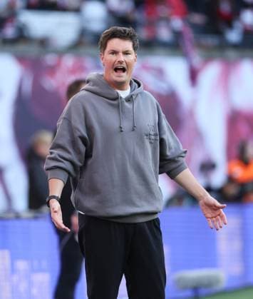 RB Leipzig Hamburg Bundesliga Leipzig, 18 10 2025, Red Bull Arena, Fußball, 1 Bundesliga, 7 Spieltag , RB Leipzig vs Hamburger SV, Im Bild Trainer Merlin Polzin, Hamburger SV , Nur zur redaktionellen Nutzung Only editorial use , DFL DFB regulations prohibit any use of photographs as image sequences and or quasi video ,