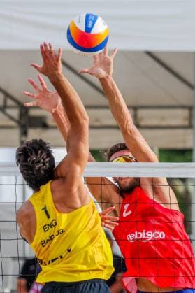 (251018) -- LAGUNA PROVINCE, Oct. 18, 2025 -- Javier Bello of England competes against Gianluca Dal Corso (back) of Italy during the men s quarterfinal match between Javier Bello Joaquin Bello of England and Samuele Cottafava Gianluca Dal Corso of Italy at the Volleyball World Beach Pro Tour in Laguna Province, the Philippines, Oct. 18, 2025. ) (SP)THE PHILIPPINES-LAGUNA PROVINCE-VOLLEYBALL WORLD BEACH PRO TOUR ROUELLExUMALI 