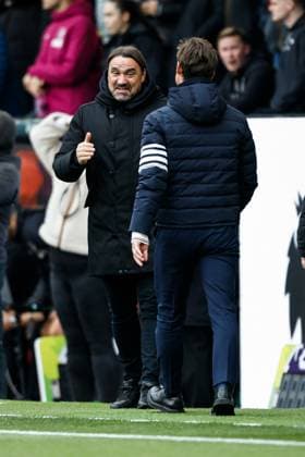Burnley v Leeds United Premier League Burnley Manager Scott Parker and Leeds United manager Daniel Farke shake hands before the Premier League match at Turf Moor, Burnley UK Newspapers OUT Copyright: xMaxxTomlinsonx FIL-22369-0082