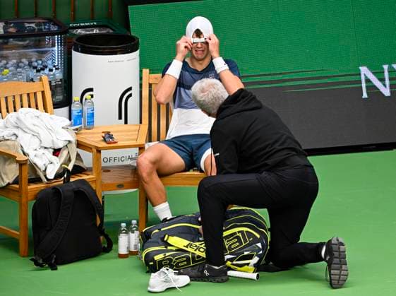 STOCKHOLM, SWEDEN 20251018 Denmark s Holger Rune injures his foot during his semifinal match with France s Ugo Humbert and leaves on a walkover during the BNP Paribas Nordic Open tennis tournament at the Royal Swedish Tennis Hall. STOCKHOLM SWEDEN x10040x *** STOCKHOLM, SWEDEN 20251018 Denmark s Holger Rune injures his foot during his semifinal match with France s Ugo Humbert and leaves on a walkover during the BNP Paribas Nordic Open tennis tournament at the Royal Swedish Tennis Hall STOCKHOLM SWEDEN x10040x  Copyright: xAndersxWiklund TTx TENNIS NORDIC OPEN
