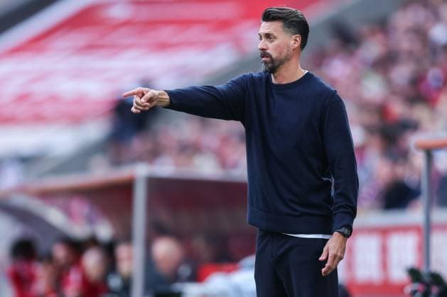 Soccer 1 Bundesliga 7 Matchday 1 FC Köln FC Augsburg on 18 10 2025 at RheinEnergieStadion in Cologne Sandro Wagner Coach Head Coach Augsburg DFL regulations prohibit any use of photographs as image sequences and or quasi video xJRx