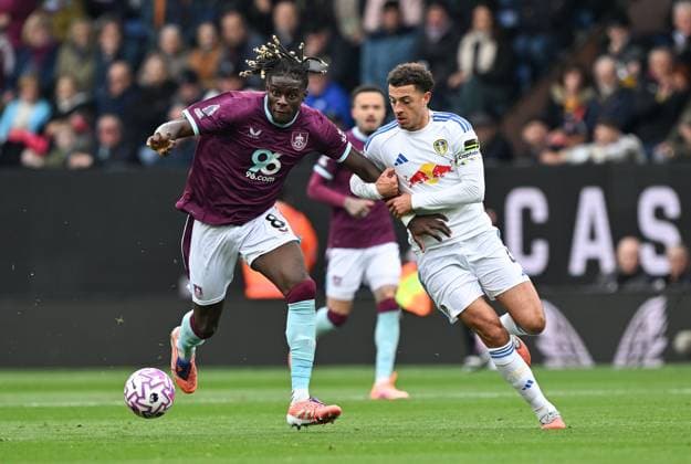 Lesley Ugochukwu of Burnley and Ethan Ampadu of Leeds United Burnley v Leeds United, Premier League, Football, Turf Moor, Burnley, UK - 18 Oct 2025Leeds Turf Moor United Kingdom EDITORIAL USE ONLY No use with unauthorised audio, video, data, fixture lists, club league logos or live services. Online in-match use limited to 120 images, no video emulation. No use in betting, games or single club league player publications.  Copyright: xAnnaxGowthorpe Shutterstockx 15544973w