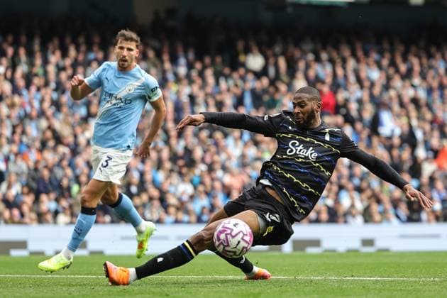Premier League Manchester City v Everton Beto of Everton fails to connect in an open net during the Premier League match Manchester City vs Everton at Etihad Stadium, Manchester, United Kingdom, 18th October 2025 (Photo by Mark Cosgrove News Images) Manchester Etihad Stadium Manchester United, ManU Kingdom Copyright: xMarkxCosgrove NewsxImagesx
