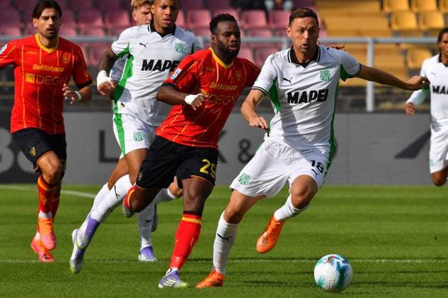 Lecce s midfielder Lassana Coulibaly (29 US Lecce) and Sassuolo s Defensive Midfielder Nemanja MatiÄ‡ (18 US Sassuolo Calcio) in action during the Serie A Enilive soccer matchday 7 between US Lecce and US Sassuolo at the Via del Mare Stadium in Lecce, Italy, Saturday, October 18, 2025. (Credit Image: Giovanni Evangelista LaPresse)  Copyright: xGiovannixEvangelista LaPressex