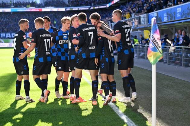 Paderborn, Home Deluxe Arena, 18 10 25, GER, Herren, 2 Bundesliga, Saison 2025 2026, SC Paderborn 07 DSC Arminia Bielefeld Bild Mika BAUR Paderborn jubilates after his goal for 1 1 DFL regulations prohibit any use of photographs as image sequences and or quasi video NRW Germany