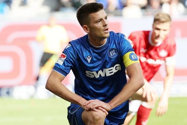18 10 2025, xrekx, Soccer 2 Bundesliga, Karlsruher SC 1 FC Kaiserslautern v l Marvin Wanitzek Karlsruher SC DFL DFB REGULATIONS PROHIBIT ANY USE OF PHOTOGRAPHS as IMAGE SEQUENCES and or QUASI VIDEO Karlsruhe