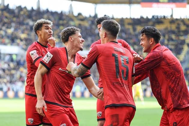 3 Liga Alemannia Aachen FC Ingolstadt 04 Dennis Kaygin 10, FCI Tor Jubel Treffer 0 1 Siegtreffer, Yann Sturm 7, FCI Davide Sekulovic 33, FCI Jonas Scholz 15, FCI Fredrik Carlsen 8, FCI 3 Liga FC Ingolstadt 04 Saison 2025 2026 Alemannia Aachen