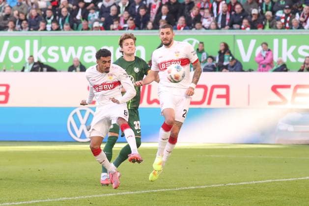 18 10 2025, xgox, Soccer 1 Bundesliga VfL Wolfsburg VfB Stuttgart emspor, v l Goal to 0 1 by Tiago Tomas Stuttgart, 8 DFL DFB REGULATIONS PROHIBIT ANY USE OF PHOTOGRAPHS as IMAGE SEQUENCES and or QUASI VIDEO Wolfsburg