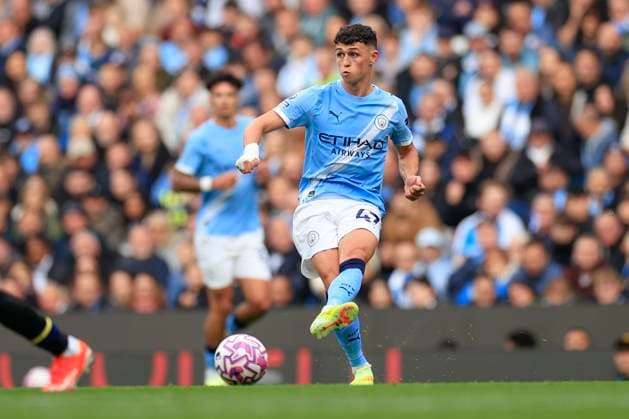 Manchester City v Everton Premier League 18 10 2025. Phil Foden (47) of Manchester City passes the ball during the Premier League match between Manchester City and Everton at the Etihad Stadium, Manchester, England on 18 October 2025. Manchester Etihad Stadium Manchester England Editorial use only DataCo restrictions apply See www.football-dataco.com , Copyright: xConorxMolloyx PSI-23048-0031