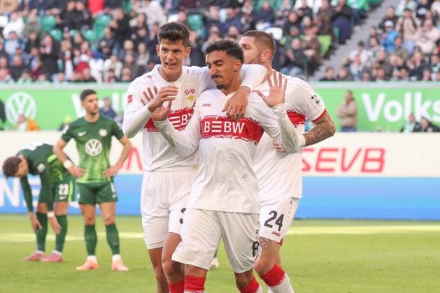 18 10 2025, xgox, Soccer 1 Bundesliga VfL Wolfsburg VfB Stuttgart emspor, v l jubilation after the 0 1 by Tiago Tomas Stuttgart, 8 DFL DFB REGULATIONS PROHIBIT ANY USE OF PHOTOGRAPHS as IMAGE SEQUENCES and or QUASI VIDEO Wolfsburg