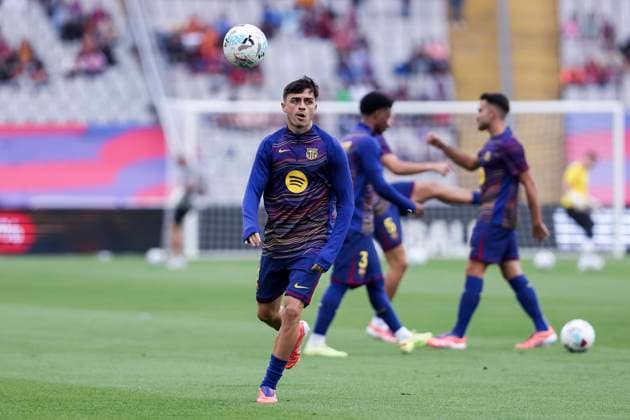 October 18, 2025, Barcelona, Barcelona, SPAIN: Pedri of FC Barcelona, Barca warms up during the Spanish league, La Liga EA Sports, football match played between FC Barcelona and Girona FC at Estadi Olimpic Lluis Companys on October 18, 2025 in Barcelona, Spain. Barcelona SPAIN - ZUMAa181 20251018_zaa_a181_061 Copyright: xJavierxBorregox