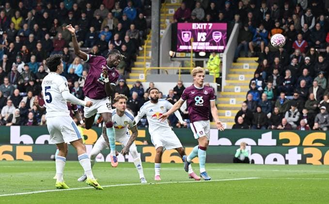 Lesley Ugochukwu of Burnley scores the team s first goal Burnley v Leeds United, Premier League, Football, Turf Moor, Burnley, UK - 18 Oct 2025Leeds Turf Moor United Kingdom EDITORIAL USE ONLY No use with unauthorised audio, video, data, fixture lists, club league logos or live services. Online in-match use limited to 120 images, no video emulation. No use in betting, games or single club league player publications.  Copyright: xAnnaxGowthorpe Shutterstockx 15544973y