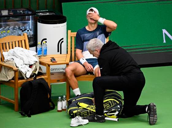 Denmark s Holger Rune injures his foot during the semifinal match against France s Ugo Humbert and leaves on a walkover during the BNP Paribas Nordic Open tennis tournament at the Royal Swedish Tennis Hall in Stockholm, Sweden, Saturday, Oct 18, 2025 STOCKHOLM SWEDEN x10040x  Copyright: xAndersxWiklund TTx TENNIS NORDIC OPEN