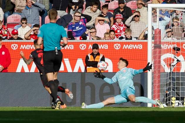 1 3 Goal for Bayer 04 Leverkusen by Alejandro Grimaldo Bayer 04 Leverkusen, 20 , Germany, Soccer, 1 Bundesliga, Matchday 7, 2025 2026, 1 FSV Mainz vs Bayer 04 Leverkusen, 18 10 2025, Mewa Arena, Mainz, Germany Mainz Mewa Arena Rheinland Pfalz Germany Copyright: xGrantxHubbsx