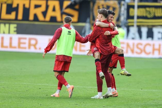 3 Liga Alemannia Aachen FC Ingolstadt 04 Sieg Jubel Freude Linus Rosenlöcher 19, FCI Frederik Christensen 11, FCI Gustav Christensen 24, FCI 3 Liga FC Ingolstadt 04 Saison 2025 2026 Alemannia Aachen
