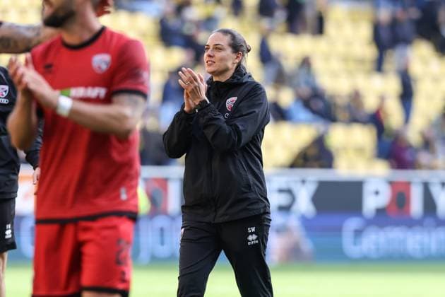 3 Liga Alemannia Aachen FC Ingolstadt 04 victory jubilation joy players thank the fans head coach Sabrina Wittmann FCI 3 Liga FC Ingolstadt 04 season 2025 2026 Alemannia Aachen