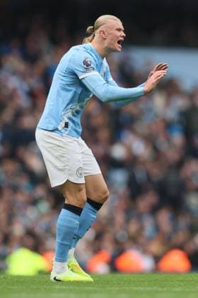 Erling Haaland of Manchester City reacts Manchester City v Everton, Premier League, Football, Etihad Stadium, Manchester, UK - 18 Oct 2025Manchester Etihad Stadium United Kingdom EDITORIAL USE ONLY No use with unauthorised audio, video, data, fixture lists, club league logos or live services. Online in-match use limited to 120 images, no video emulation. No use in betting, games or single club league player publications.  Copyright: xPaulxCurrie Shutterstockx 15544977aw