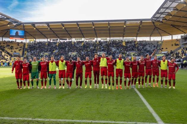 3 Liga Alemannia Aachen FC Ingolstadt 04 victory jubilation joy players thank the fans dance 3 Liga FC Ingolstadt 04 season 2025 2026 Alemannia Aachen