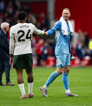 18th October 2025; The City Ground, Nottingham, England; Premier League Football, Nottingham Forest versus Chelsea; Reece James of Chelsea exchanges a word with Matz Sels of Nottingham Forest after the final whistle  GodfreyxPitt