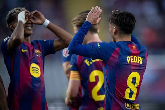 Lamine Yamal FC Barcelona, Barca and Pedro Gonzalez Pedri (FC Barcelona) gestures during a La Liga EA Sports match between FC Barcelona and Girona FC at Estadi Olimpic Lluis Companys in Barcelona, , Spain, on October 18 2025. Photo by Felipe Mondino  Copyright: xFelipexMondino IPAxSportx xipa-agency.netx xx IPA_66740841 IPA_Agency_IPA66740841