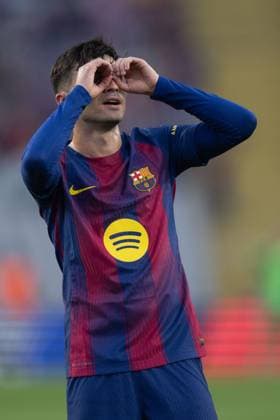 Pedro Gonzalez Pedri FC Barcelona, Barca gestures during a La Liga EA Sports match between FC Barcelona and Girona FC at Estadi Olimpic Lluis Companys in Barcelona, , Spain, on October 18 2025. Photo by Felipe Mondino  Copyright: xFelipexMondino IPAxSportx xipa-agency.netx xx IPA_66740843 IPA_Agency_IPA66740843