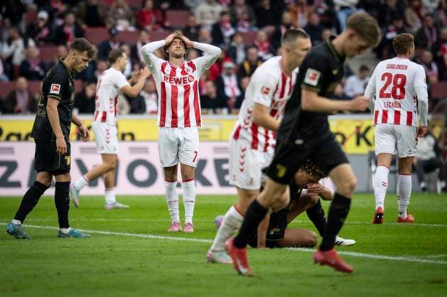 1 FC Koeln vs FC Augsburg, 18 10 2025 Luca Waldschmidt 1 FC Koeln, 7 cant believe that referee Timo Gerach Landau decides against him KOELN, GERMANY OCTOBER 18 during the Bundesliga match between 1 FC Koeln vs FC Augsburg at the Rheinenergie Stadion on matchday 7 of the 1 Bundesliga on October 18, 2025 in Koeln, Germany DFL REGULATIONS PROHIBIT ANY USE OF PHOTOGRAPHS AS IMAGE SEQUENCES AND OR QUASI VIDEO Copyright: xBEAUTIFULxSPORTS AxelxKohringx