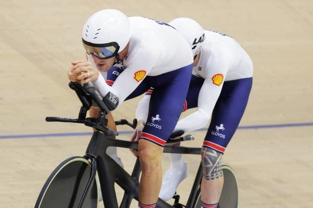 2025 UCI Para-Cycling Track World Championships Picture by Alex Whitehead SWpix.com - 18 10 2025 - Cycling - 2025 UCI Para-Cycling Track World Championships - Rio Olympic Velodrome, Rio de Janeiro, Brazil - MB Individual Pursuit Qualifying - Stephen Bate (Great Britain) piloted by Christopher Latham (Great Britain) Copyright: x xSWpix.comx(t axPhotographyxHubxLtd)xAlexxWhitehead SWpix.comx SWP-3030-9989
