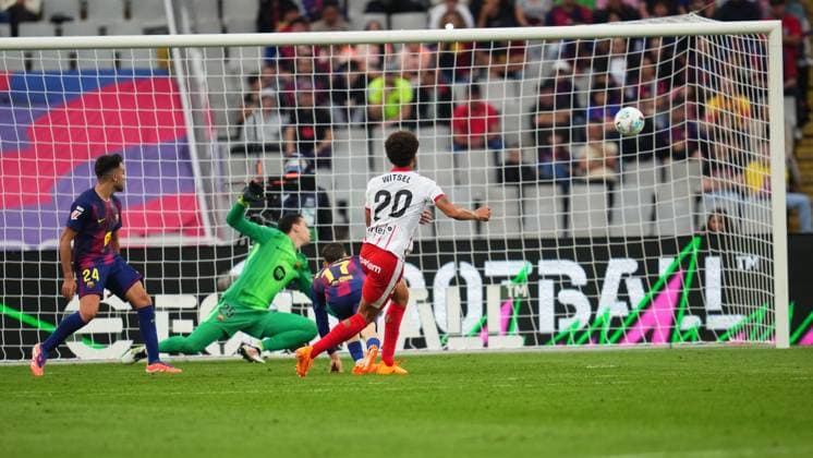 during the La Liga EA Sports match between FC Barcelona, Barca and Girona FC played at Lluis Companys Stadium on October 18 2025 in Barcelona, Spain. (Photo by Bagu Blanco PRESSIN) Copyright: xBaguxBlancox xPRESSINx