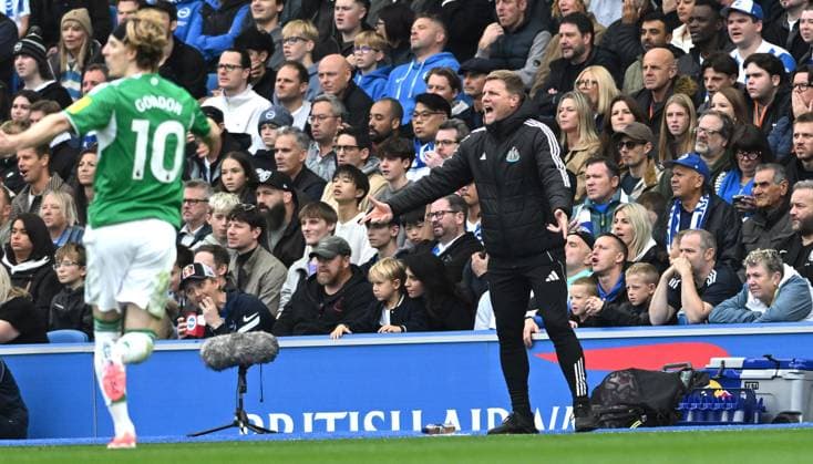 Newcastle manager Eddie Howe looks frustrated during the Premier League match between Brighton and Hove Albion and Newcastle United at the American Express Stadium , Brighton , UK - 18th October 2025 Brighton & Hove Albion v Newcastle United Premier League Football, Amex Stadium, Sussex, United Kingdom - 18 Oct 2025Brighton Amex Stadium Sussex United Kingdom Editorial use only. No merchandising. For Football images FA and Premier League restrictions apply inc. no internet mobile usage without FAPL license - for details contact Football Dataco  Copyright: xSimonxDack Shutterstockx 15547704p