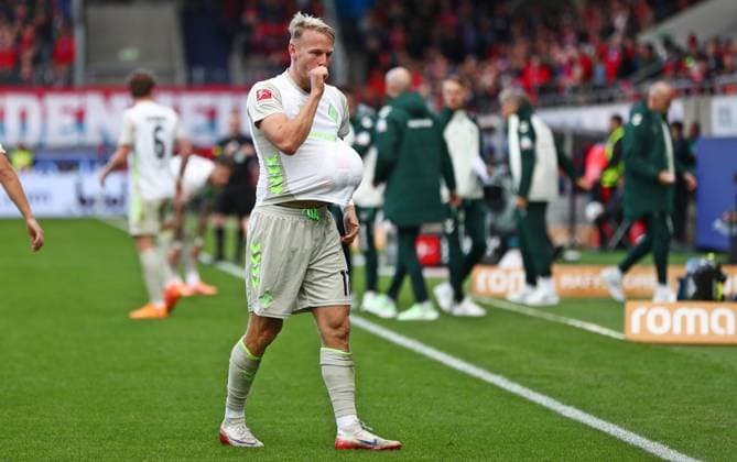 18 10 2025, xmohx, Soccer 1 Bundesliga, 1 FC Heidenheim SV Werder Bremen v l Bremen celebrates the 0 1 by Marco Grüll DFL DFB REGULATIONS PROHIBIT ANY USE OF PHOTOGRAPHS as IMAGE SEQUENCES and or QUASI VIDEO Heidenheim