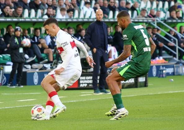 Germany Bundesliga 2025 26, 7 Matchday VfL Wolfsburg vs VfB Stuttgart Volkswagen Arena Wolfsburg Bilal El Khannouss VfB Stuttgart, 11 Copyright: xAymanxAlahmedx
