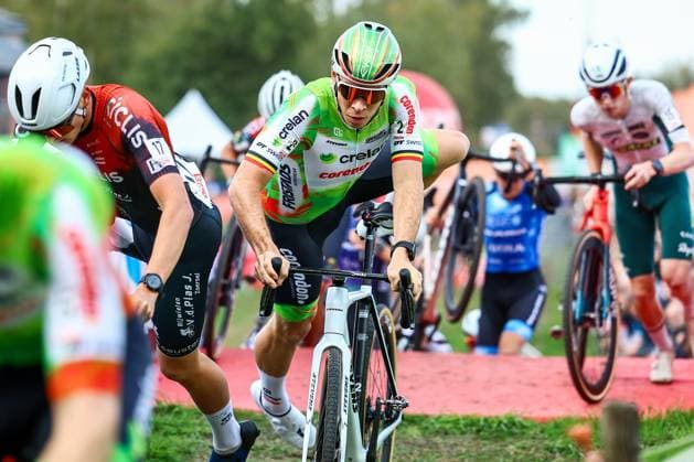 Belgian Laurens Sweeck pictured in action during the men s elite race of the Exact Cross Essen, stage 2 (out of 7) in the Exact Cross cyclocross competition, Saturday 18 October 2025, in Essen. DAVIDxPINTENS  x137167012x