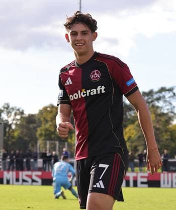 18 10 2025 Soccer Season 2025 2026 Regionalliga Bayern 14 Matchday 1 FC Nürnberg FCN II Club SV Viktoria Aschaffenburg DaMa xdaxmax Cheering joy goal celebration after goal to 5 1 Tino Kusanovic 7, 1 FC Nürnberg FCN II cheers happy goal scorer Tino Kusanovic 7, 1 FC Nürnberg FCN II