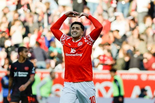 Nadiem Amiri 1 FSV Mainz, 10 after his goal to 2 3 , Germany, Football, 1 Bundesliga, Matchday 7, 2025 2026, 1 FSV Mainz vs Bayer 04 Leverkusen, 18 10 2025, Mewa Arena, Mainz, Germany Mainz Mewa Arena Rheinland Pfalz Germany Copyright: xGrantxHubbsx