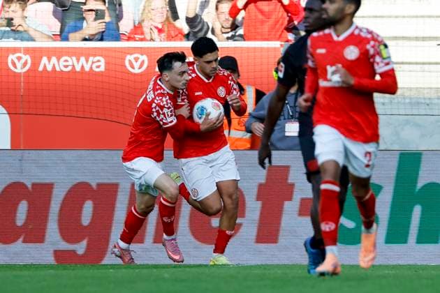 Goal celebration 1 FSV Mainz at 2 3 by Nadiem Amiri 1 FSV Mainz, 10 , Germany, Football, 1 Bundesliga, 7 Matchday, 2025 2026, 1 FSV Mainz vs Bayer 04 Leverkusen, 18 10 2025, Mewa Arena, Mainz, Germany Mainz Mewa Arena Rheinland Pfalz Germany Copyright: xGrantxHubbsx