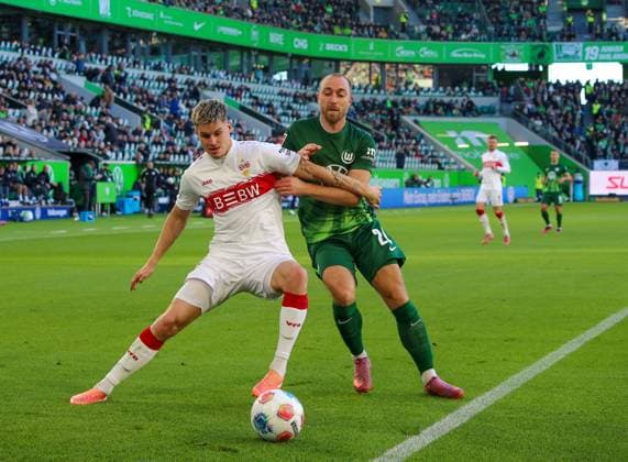Germany Bundesliga 2025 26, 7 Matchday VfL Wolfsburg vs VfB Stuttgart Volkswagen Arena Wolfsburg Christian Eriksen VfL Wolfsburg, 24 Ramon Hendriks VfB Stuttgart, 3 Copyright: xAymanxAlahmedx