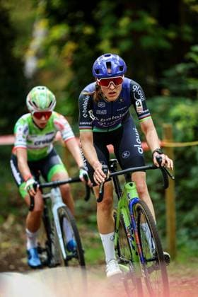 Dutch Lucinda Brand and Italian Sara Casasola pictured in action during the women s elite race of the Exact Cross Essen, stage 2 (out of 7) in the Exact Cross cyclocross competition, Saturday 18 October 2025, in Essen. DAVIDxPINTENS  x137167551x