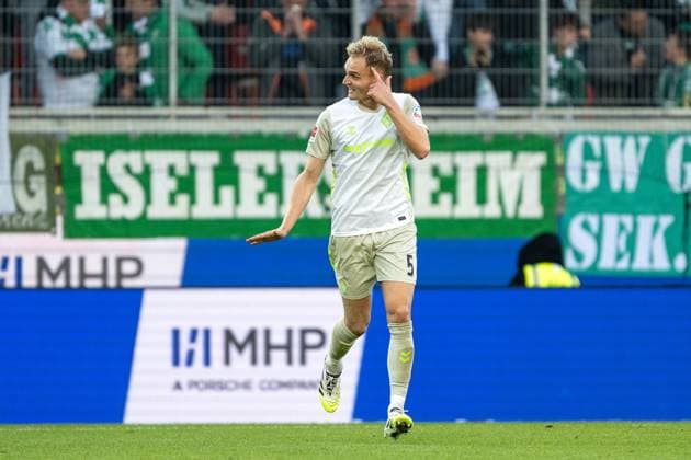 Amos Pieper SV Werder Bremen, 05 after goal to 1 2 by Jens Stage SV Werder Bremen, 06 , with gesture, gesticulating GER, 1 FC Heidenheim vs Werder Bremen, Football, Bundesliga, Matchday 7, Season 2025 2026, 18 10 2025, DFL DFB REGULATES PROHIBIT ANY USE OF PHOTOGRAPHS AS IMAGE SEQUENCES AND OR QUASI VIDEO, GER, 1 FC Heidenheim vs Werder Bremen, Football, Bundesliga, Matchday 7, Season 2025 2026, 18 10 2025 Heidenheim Copyright: xEibner-Pressefotox EP_EER