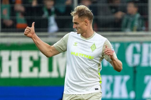 Amos Pieper SV Werder Bremen, 05 after goal to 1 2 by Jens Stage SV Werder Bremen, 06 , with gesture, gesticulating GER, 1 FC Heidenheim vs Werder Bremen, Football, Bundesliga, Matchday 7, Season 2025 2026, 18 10 2025, DFL DFB REGULATES PROHIBIT ANY USE OF PHOTOGRAPHS AS IMAGE SEQUENCES AND OR QUASI VIDEO, GER, 1 FC Heidenheim vs Werder Bremen, Football, Bundesliga, Matchday 7, Season 2025 2026, 18 10 2025 Heidenheim Copyright: xEibner-Pressefotox EP_EER
