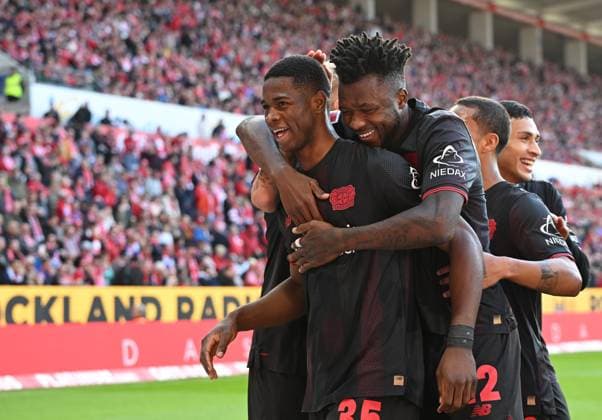 18 10 2025, xjrdrx, Soccer 1 Bundesliga, FSV Mainz 05 Bayer 04 Leverkusen v l Christian Kofane Bayer Leverkusen celebrate the goal, Der Torjubel zum 0 2, , Robert Andrich Bayer Leverkusen , Edmond Tapsoba Bayer Leverkusen , DFL DFB REGULATIONS PROHIBIT ANY USE OF PHOTOGRAPHS as IMAGE SEQUENCES and or QUASI VIDEO Mainz