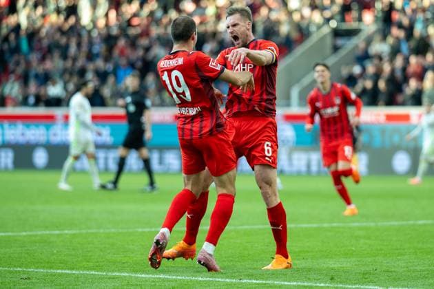 Goal for 2 2 by Jonas Foehrenbach FC Heidenheim, 19 , with Patrick Mainka FC Heidenheim, 06 GER, 1 FC Heidenheim vs Werder Bremen, Football, Bundesliga, Matchday 7, Season 2025 2026, 18 10 2025, DFL DFB REGULATIONS PROHIBIT ANY USE OF PHOTOGRAPHS AS IMAGE SEQUENCES AND OR QUASI VIDEO, GER, 1 FC Heidenheim vs Werder Bremen, Football, Bundesliga, Matchday 7, Season 2025 2026, 18 10 2025 Heidenheim Copyright: xEibner-Pressefotox EP_EER