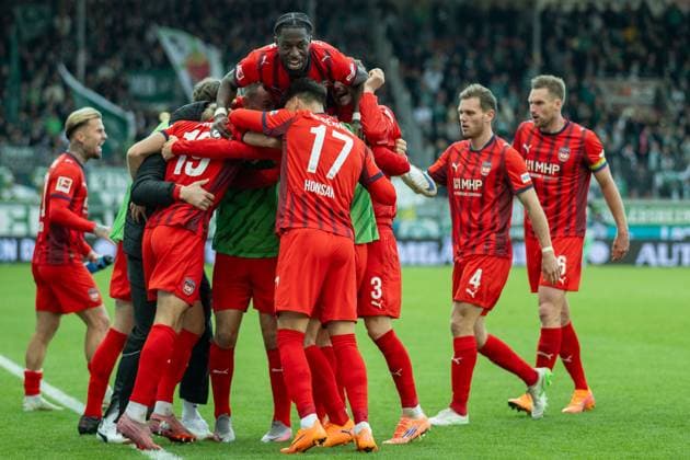 Goal for 2 2 by Jonas Foehrenbach FC Heidenheim, 19 , with Mathias Honsak FC Heidenheim, 17 , Omar Haktab Traore FC Heidenheim, 23 , Jan Schoeppner FC Heidenheim, 03 , Tim Siersleben FC Heidenheim, 04 , Patrick Mainka FC Heidenheim, 06 GER, 1 FC Heidenheim vs Werder Bremen, Football, Bundesliga, Matchday 7, Season 2025 2026, 18 10 2025, DFL DFB REGULATIONS PROHIBIT ANY USE OF PHOTOGRAPHS AS IMAGE SEQUENCES AND OR QUASI VIDEO, GER, 1 FC Heidenheim vs Werder Bremen, Football, Bundesliga, Matchday 7, Season 2025 2026, 18 10 2025 Heidenheim Copyright: xEibner-Pressefotox EP_EER