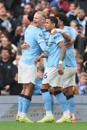 Erling Haaland of Manchester City scores to make it 1-0 and celebrates Manchester City v Everton, Premier League, Football, Etihad Stadium, Manchester, UK - 18 Oct 2025Manchester Etihad Stadium United Kingdom EDITORIAL USE ONLY No use with unauthorised audio, video, data, fixture lists, club league logos or live services. Online in-match use limited to 120 images, no video emulation. No use in betting, games or single club league player publications.  Copyright: xPaulxCurrie Shutterstockx 15544977ci
