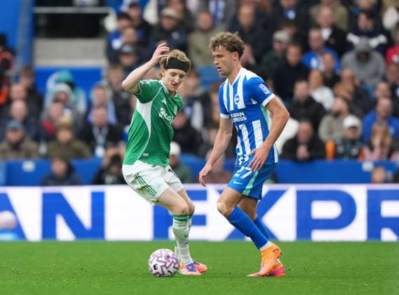 Anthony Gordon of Newcastle United and Mats Wieffer of Brighton & Hove Albion. Brighton and Hove Albion v Newcastle United, Premier League, Football, American Express Community Stadium, Brighton, UK - 18 Oct 2025Brighton American Express Community Stadi United Kingdom EDITORIAL USE ONLY No use with unauthorised audio, video, data, fixture lists, club league logos or live services. Online in-match use limited to 120 images, no video emulation. No use in betting, games or single club league player publications.  Copyright: xSeanxRyan Shutterstockx 15544971az