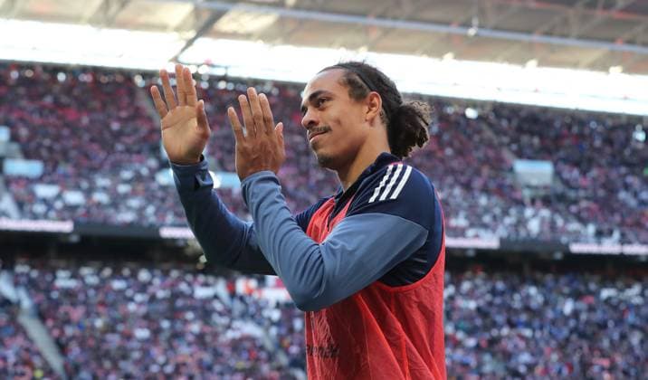 Yussuf Poulsen claps to the fans Action upper body Sport Football Soccer DFL Bundesliga Men 7 Matchday Season 2025 2026 18 10 2025 Rasen Ballsport RB Leipzig RBL vs Hamburger SV HSV at RedBull Arena DFL regulations prohibit any use of photographs as image sequences and or quasi video