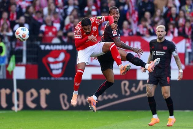 Mainz, Mewa Arena Mainz , 18 10 25, GER, Men, 1 Bundesliga, Season 2025 2026, 1 FSV Mainz 05 Bayer 04 Leverkusen, DFB DFL REGULATIONS PROHIBIT ANY USE OF PHOTOGRAPHS AS IMAGE SEQUENCES AND OR QUASI VIDEO Copyright: JoachimxBywaletz xJB-Sportfoto