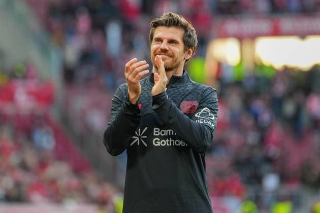 Soccer Bundesliga, Matchday 7, 1 FSV Mainz 05 Bayer 04 Leverkusen on 18 10 2025 in Mainz MEWA ARENA , Germany, Season 2025 2026 DFL REGULATIONS PROHIBIT ANY USE OF PHOTOGRAPHS AS IMAGE SEQUENCES AND OR QUASI VIDEO Jonas Hofmann 7, LEV in focus Mainz MEWA ARENA Germany Copyright: xChristophxKinzingerx