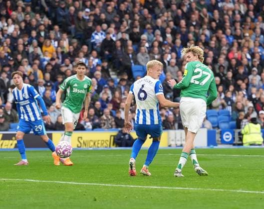 GOAL 1-1. Nick Woltemade of Newcastle United back heels the ball for the equaliser. Brighton and Hove Albion v Newcastle United, Premier League, Football, American Express Community Stadium, Brighton, UK - 18 Oct 2025Brighton American Express Community Stadi United Kingdom EDITORIAL USE ONLY No use with unauthorised audio, video, data, fixture lists, club league logos or live services. Online in-match use limited to 120 images, no video emulation. No use in betting, games or single club league player publications.  Copyright: xSeanxRyan Shutterstockx 15544971bf