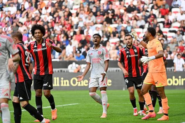 OGC Nice v Olympique Lyonnais - Ligue 1 McDonald s 2025 2026 16 ABNER VINICIUS (ol) - 24 Charles VANHOUTTE (ogcn) during the Ligue 1 McDonald s match between Nice and Lyon at Allianz Riviera on October 18, 2025 in Nice, France. Nice France  Copyright: xFEPx 776348160
